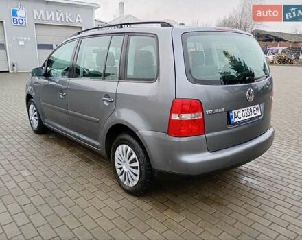 Серый Фольксваген Туран, объемом двигателя 1.6 л и пробегом 238 тыс. км за 4299 $, фото 3 на Automoto.ua