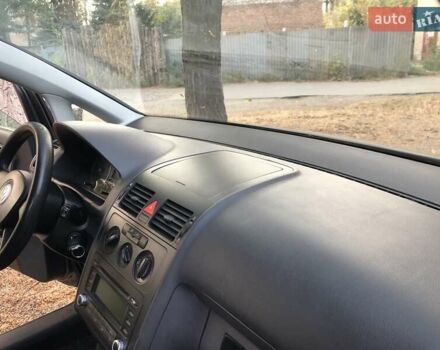 Серый Фольксваген Туран, объемом двигателя 1.6 л и пробегом 232 тыс. км за 5850 $, фото 12 на Automoto.ua