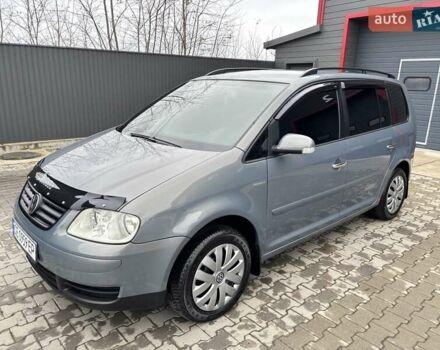 Серый Фольксваген Туран, объемом двигателя 1.9 л и пробегом 281 тыс. км за 6700 $, фото 3 на Automoto.ua