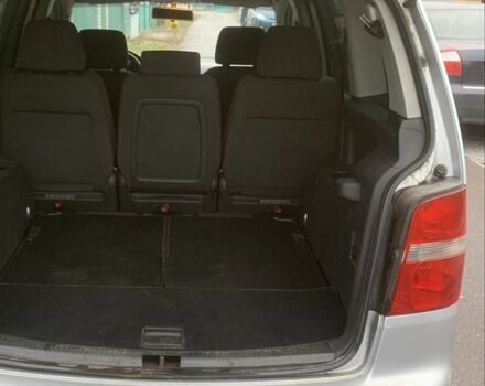 Серый Фольксваген Туран, объемом двигателя 2 л и пробегом 280 тыс. км за 3572 $, фото 7 на Automoto.ua