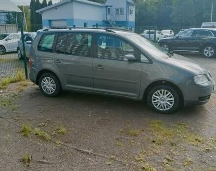 Серый Фольксваген Туран, объемом двигателя 1.9 л и пробегом 240 тыс. км за 5500 $, фото 6 на Automoto.ua