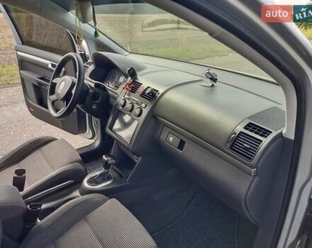 Серый Фольксваген Туран, объемом двигателя 1.6 л и пробегом 171 тыс. км за 6250 $, фото 27 на Automoto.ua