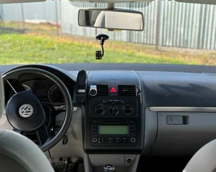 Сірий Фольксваген Туран, об'ємом двигуна 1.9 л та пробігом 387 тис. км за 5300 $, фото 7 на Automoto.ua