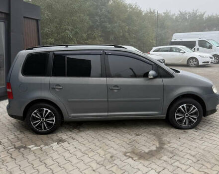 Серый Фольксваген Туран, объемом двигателя 1.9 л и пробегом 275 тыс. км за 5800 $, фото 6 на Automoto.ua