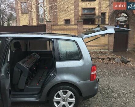 Серый Фольксваген Туран, объемом двигателя 1.6 л и пробегом 232 тыс. км за 5850 $, фото 17 на Automoto.ua