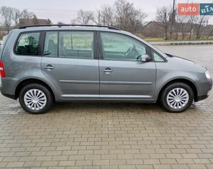 Серый Фольксваген Туран, объемом двигателя 1.6 л и пробегом 238 тыс. км за 4299 $, фото 6 на Automoto.ua