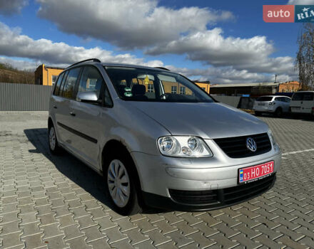 Серый Фольксваген Туран, объемом двигателя 1.6 л и пробегом 228 тыс. км за 4700 $, фото 9 на Automoto.ua