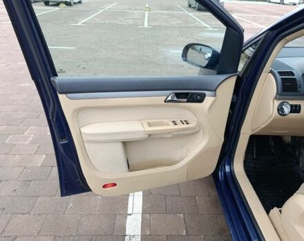 Сірий Фольксваген Туран, об'ємом двигуна 2 л та пробігом 300 тис. км за 2349 $, фото 8 на Automoto.ua