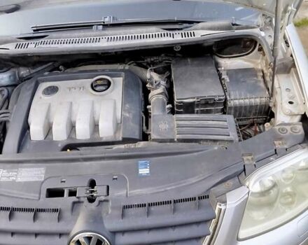 Серый Фольксваген Туран, объемом двигателя 1.9 л и пробегом 308 тыс. км за 6300 $, фото 16 на Automoto.ua