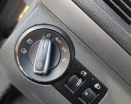 Серый Фольксваген Туран, объемом двигателя 2 л и пробегом 378 тыс. км за 2600 $, фото 16 на Automoto.ua