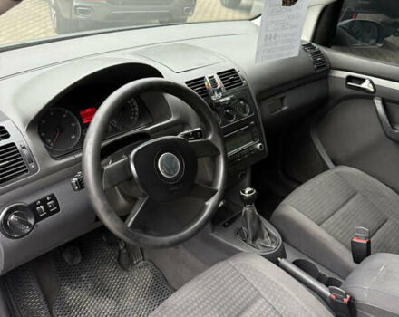 Серый Фольксваген Туран, объемом двигателя 1.9 л и пробегом 275 тыс. км за 5800 $, фото 12 на Automoto.ua