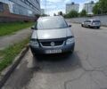 Серый Фольксваген Туран, объемом двигателя 2 л и пробегом 265 тыс. км за 4600 $, фото 1 на Automoto.ua