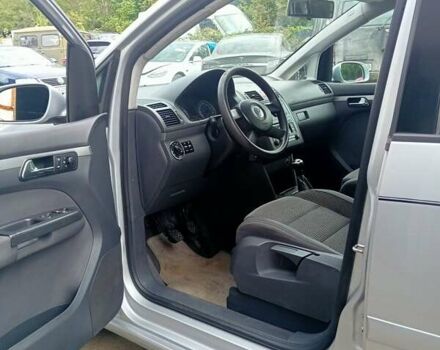 Сірий Фольксваген Туран, об'ємом двигуна 1.98 л та пробігом 196 тис. км за 5990 $, фото 7 на Automoto.ua