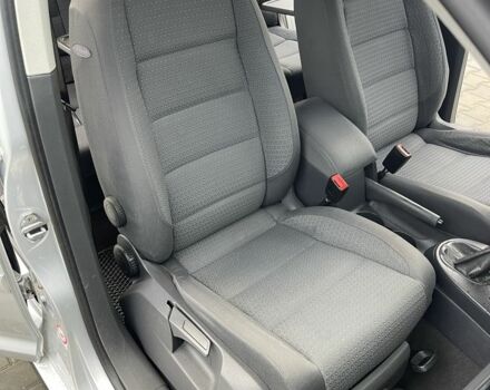 Серый Фольксваген Туран, объемом двигателя 1.9 л и пробегом 297 тыс. км за 5600 $, фото 15 на Automoto.ua