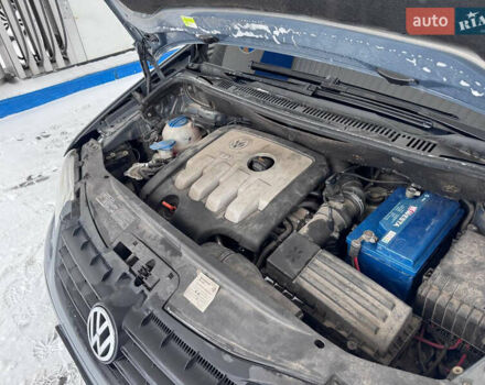 Серый Фольксваген Туран, объемом двигателя 2 л и пробегом 156 тыс. км за 5400 $, фото 7 на Automoto.ua