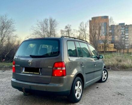 Серый Фольксваген Туран, объемом двигателя 1.9 л и пробегом 390 тыс. км за 2700 $, фото 4 на Automoto.ua
