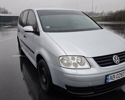 Серый Фольксваген Туран, объемом двигателя 1.6 л и пробегом 207 тыс. км за 5700 $, фото 4 на Automoto.ua