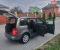 Серый Фольксваген Туран, объемом двигателя 1.6 л и пробегом 302 тыс. км за 5350 $, фото 103 на Automoto.ua