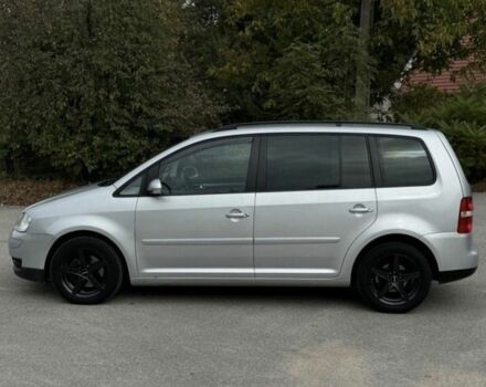 Серый Фольксваген Туран, объемом двигателя 1.9 л и пробегом 277 тыс. км за 1546 $, фото 4 на Automoto.ua