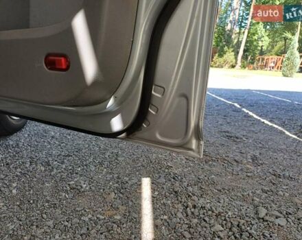 Серый Фольксваген Туран, объемом двигателя 1.6 л и пробегом 270 тыс. км за 5199 $, фото 13 на Automoto.ua