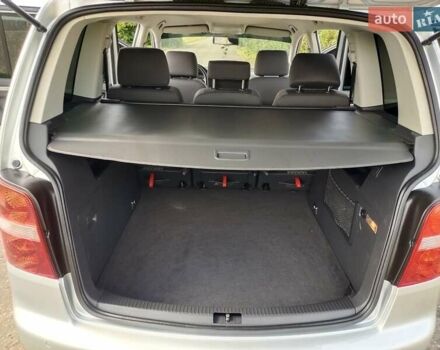 Серый Фольксваген Туран, объемом двигателя 1.6 л и пробегом 171 тыс. км за 6250 $, фото 31 на Automoto.ua