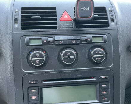 Серый Фольксваген Туран, объемом двигателя 1.98 л и пробегом 231 тыс. км за 4450 $, фото 15 на Automoto.ua