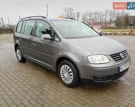 Серый Фольксваген Туран, объемом двигателя 1.6 л и пробегом 238 тыс. км за 4299 $, фото 7 на Automoto.ua