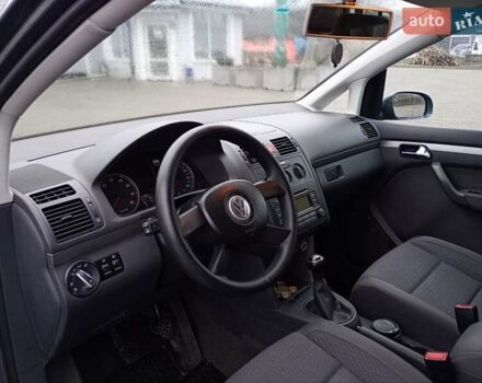 Серый Фольксваген Туран, объемом двигателя 1.6 л и пробегом 238 тыс. км за 4299 $, фото 10 на Automoto.ua