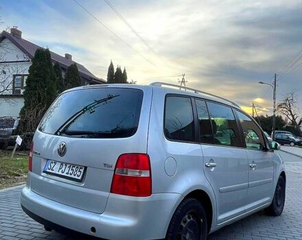 Сірий Фольксваген Туран, об'ємом двигуна 2 л та пробігом 300 тис. км за 2700 $, фото 5 на Automoto.ua