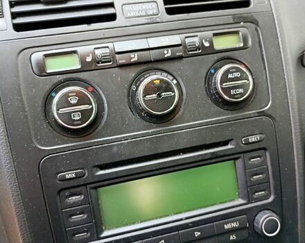 Серый Фольксваген Туран, объемом двигателя 1.6 л и пробегом 198 тыс. км за 6200 $, фото 4 на Automoto.ua