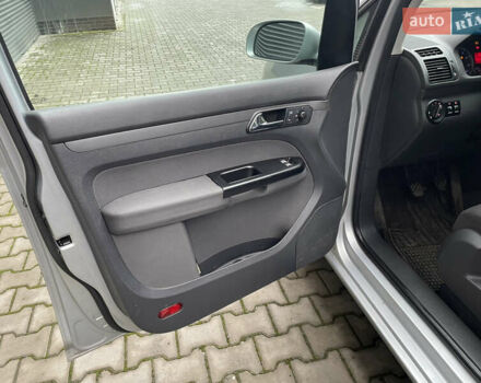 Серый Фольксваген Туран, объемом двигателя 1.6 л и пробегом 258 тыс. км за 5350 $, фото 18 на Automoto.ua