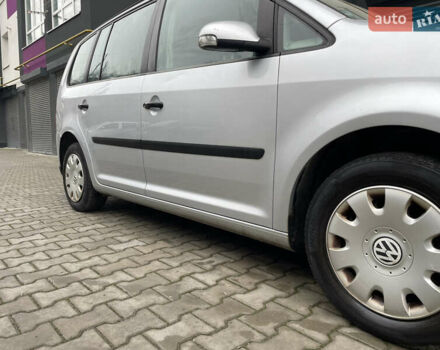 Серый Фольксваген Туран, объемом двигателя 1.6 л и пробегом 258 тыс. км за 5350 $, фото 9 на Automoto.ua