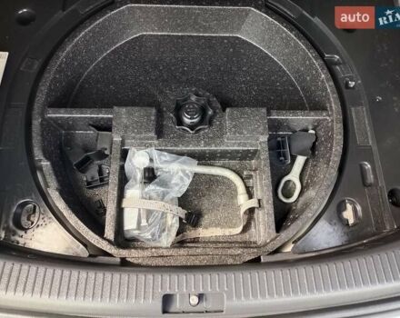 Серый Фольксваген Туран, объемом двигателя 1.6 л и пробегом 171 тыс. км за 6250 $, фото 33 на Automoto.ua