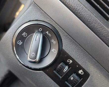 Серый Фольксваген Туран, объемом двигателя 2 л и пробегом 378 тыс. км за 2600 $, фото 20 на Automoto.ua