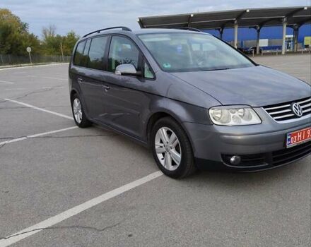 Серый Фольксваген Туран, объемом двигателя 1.6 л и пробегом 247 тыс. км за 6300 $, фото 3 на Automoto.ua