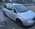 Сірий Фольксваген Туран, об'ємом двигуна 2 л та пробігом 320 тис. км за 1790 $, фото 1 на Automoto.ua