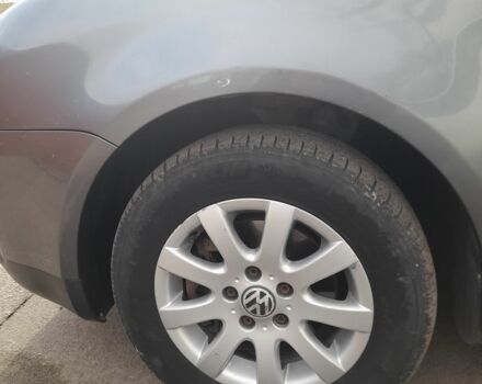 Серый Фольксваген Туран, объемом двигателя 1.9 л и пробегом 350 тыс. км за 2600 $, фото 13 на Automoto.ua