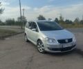 Серый Фольксваген Туран, объемом двигателя 2 л и пробегом 289 тыс. км за 6500 $, фото 2 на Automoto.ua