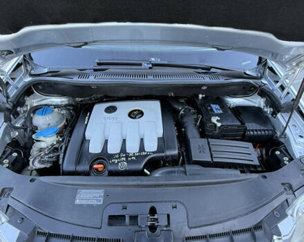 Серый Фольксваген Туран, объемом двигателя 1.97 л и пробегом 290 тыс. км за 5100 $, фото 22 на Automoto.ua