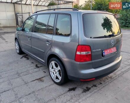 Серый Фольксваген Туран, объемом двигателя 1.6 л и пробегом 220 тыс. км за 6000 $, фото 6 на Automoto.ua