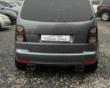 Серый Фольксваген Туран, объемом двигателя 2 л и пробегом 300 тыс. км за 7500 $, фото 5 на Automoto.ua