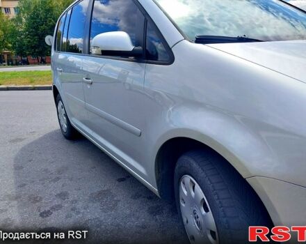 Сірий Фольксваген Туран, об'ємом двигуна 1.6 л та пробігом 219 тис. км за 6699 $, фото 2 на Automoto.ua