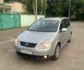 Сірий Фольксваген Туран, об'ємом двигуна 1.6 л та пробігом 203 тис. км за 5900 $, фото 1 на Automoto.ua