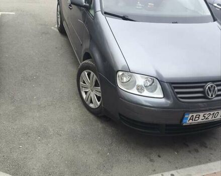 Серый Фольксваген Туран, объемом двигателя 1.6 л и пробегом 250 тыс. км за 6300 $, фото 5 на Automoto.ua