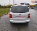Сірий Фольксваген Туран, об'ємом двигуна 1.6 л та пробігом 225 тис. км за 4600 $, фото 3 на Automoto.ua