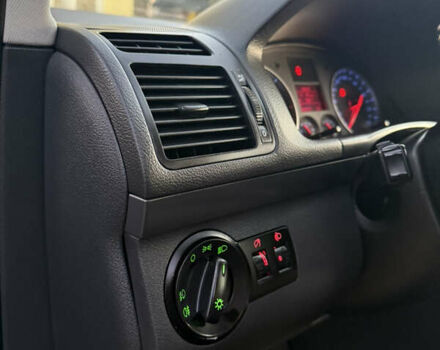 Серый Фольксваген Туран, объемом двигателя 1.9 л и пробегом 380 тыс. км за 4950 $, фото 23 на Automoto.ua