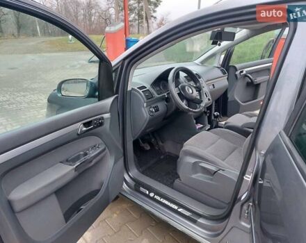 Серый Фольксваген Туран, объемом двигателя 1.97 л и пробегом 320 тыс. км за 6200 $, фото 18 на Automoto.ua