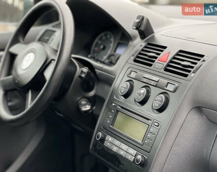 Сірий Фольксваген Туран, об'ємом двигуна 1.6 л та пробігом 173 тис. км за 5900 $, фото 12 на Automoto.ua