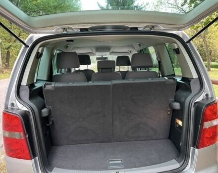 Серый Фольксваген Туран, объемом двигателя 1.6 л и пробегом 2 тыс. км за 6600 $, фото 10 на Automoto.ua