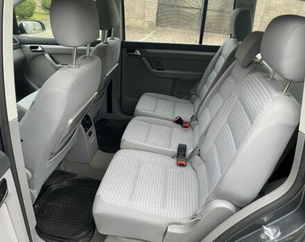 Серый Фольксваген Туран, объемом двигателя 1.9 л и пробегом 300 тыс. км за 5850 $, фото 7 на Automoto.ua